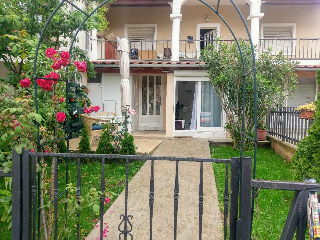 Lovely Apartment With Garden And Terrace Рієка Екстер'єр фото